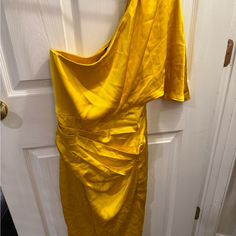 Elegant Yellow One-Shoulder Dress